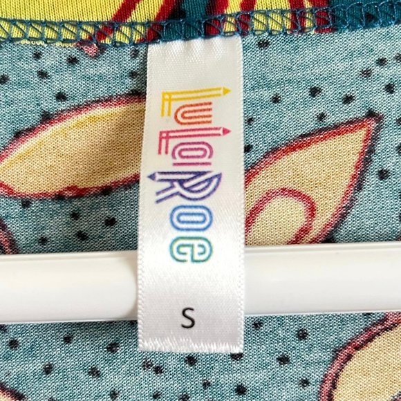 Size Small NWT LuLaRoe Teal Color Floral Pull Over Top - Picture 4 of 7